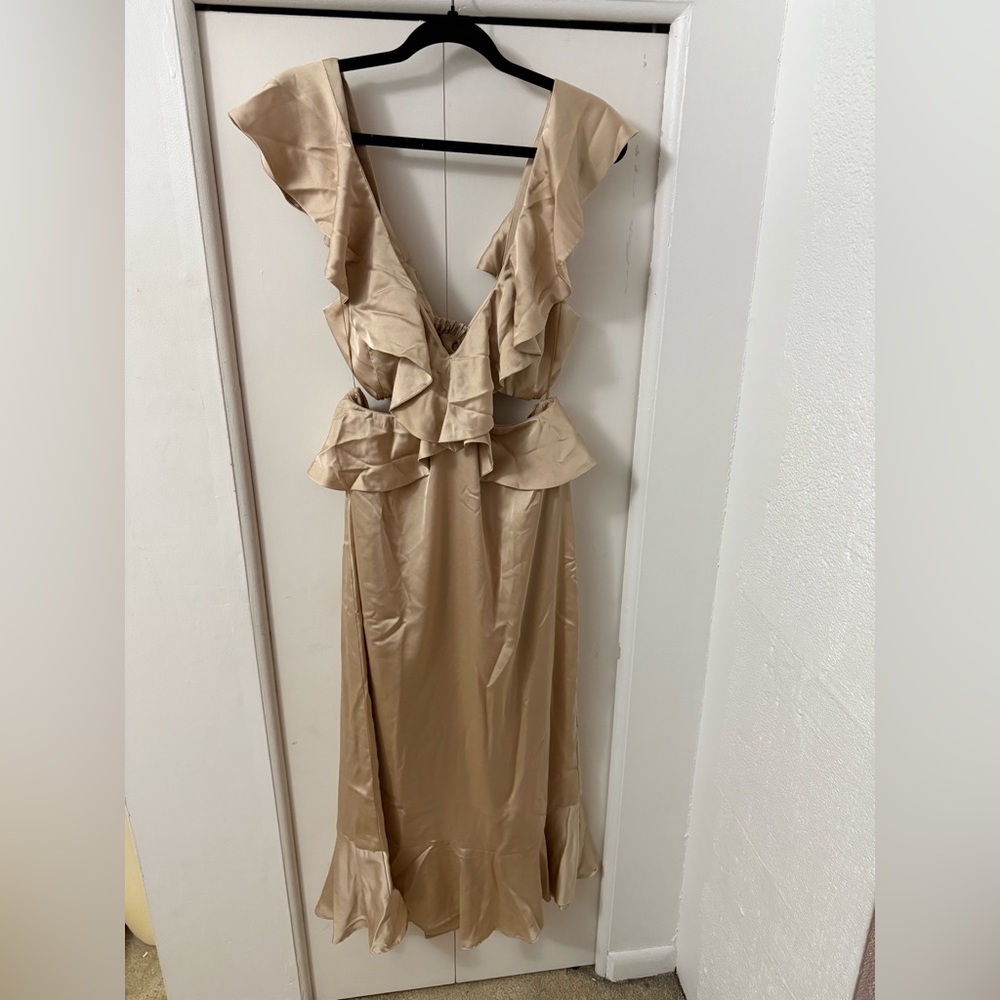 NWT Show Me Your MuMu Zoey MIDI in Champagne - SZ Large